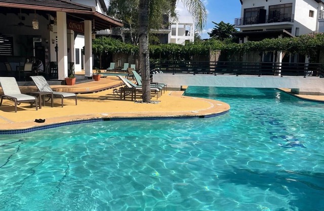 Cozy, quiet suite in Guavaberry Country Club