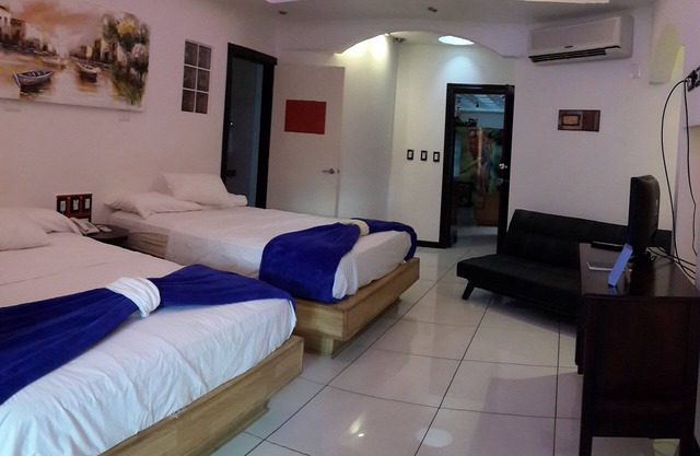 Cozy, Relaxing And Private Bed & Breakfast Inn, Airport Transfer, Tour.