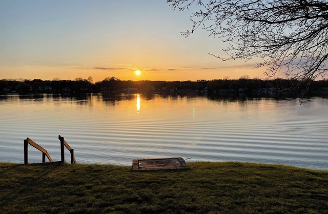 Cozy, Relaxing, Romantic, Fun All Sports Lake Cottage in Southwest Michigan