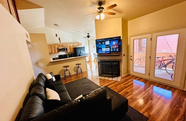 Cozy remodeled-condo near Tucson Airport & Downtown with High-Speed Internet