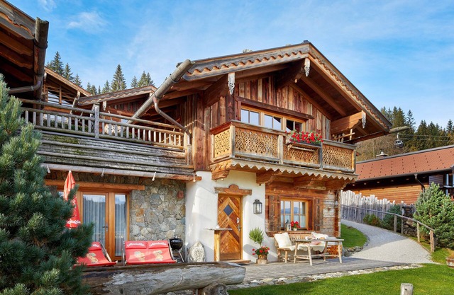 Cozy, rustic hut in Almdorf Flachau
