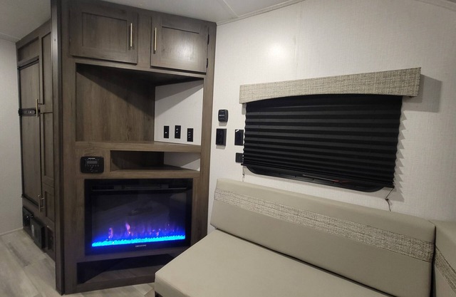 Cozy RV Getaway for Couples!