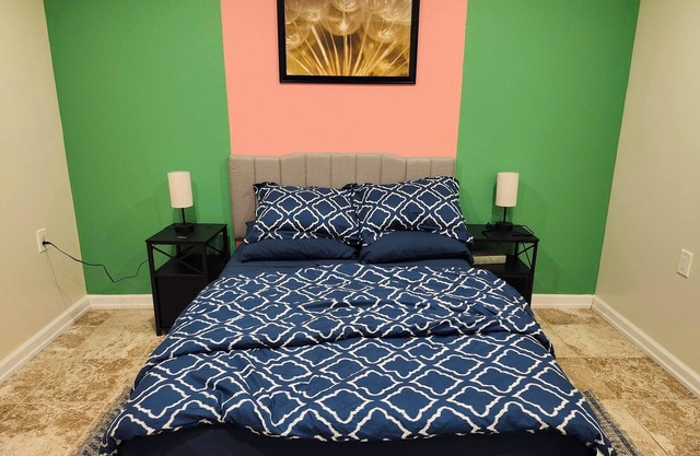 Cozy studio in charming Highland Park