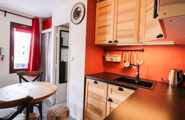 Cozy Studio in Tignes Le Lavachet · Ski-In/Ski-Out · Near Shops · Balcony · Bathtub