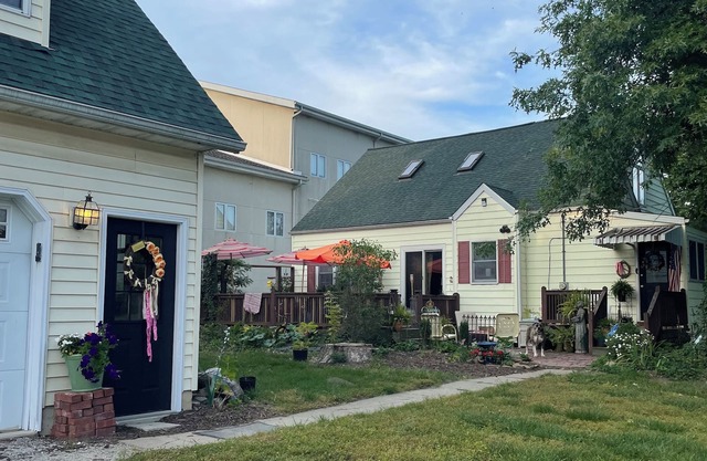 Cozy studio located in small town America, Bunker Hill, IL.