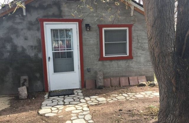 Cozy Studio, Travelling Medical Professionals and longer term rentals welcome