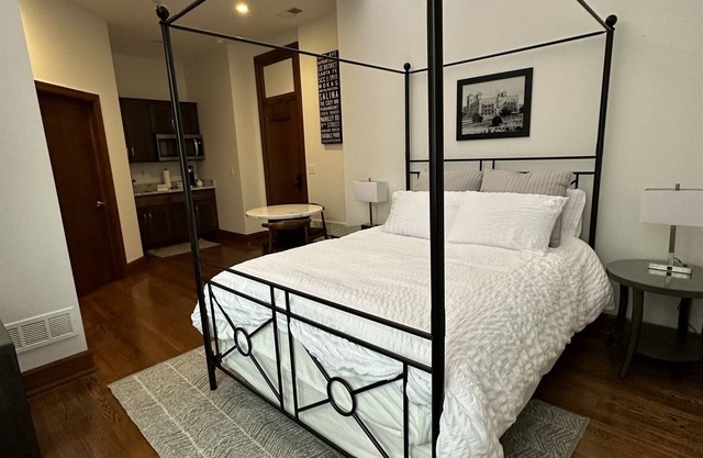Cozy Suite inside Historic Marymount College