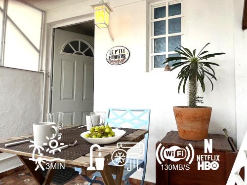 Cozy, Thoughtful Studio - Steps from Beach & Town