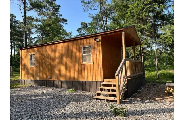 Cozy Tiny Home Cabin Near Lake Greeson & Kirby Landing – Pet-Friendly!