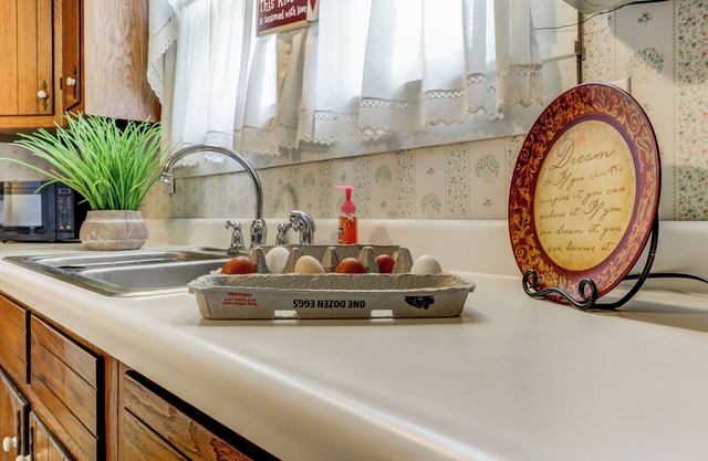 Cozy Vintage House. Home in Fulda, Indiana