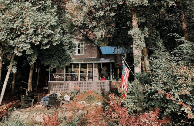 Cozy Waterfront Lake Cabin - New Listing - Adirondacks - Long Lost Lodge