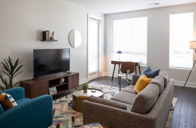 Cozysuites l Luxe 2BR in Downtown Cincinnati