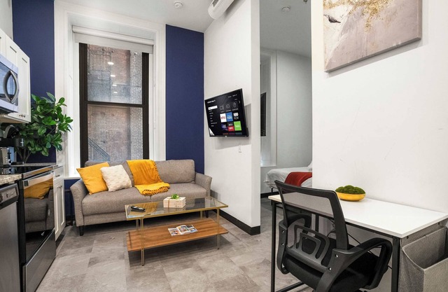 CozySuites Stunning 1BR in Downtown Pitts #6