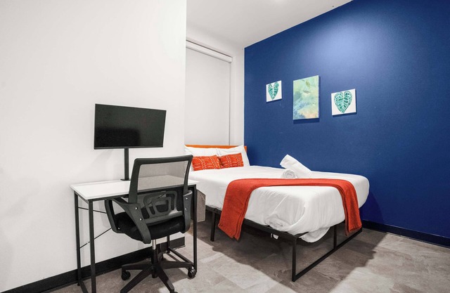 CozySuites Stunning 1BR in Downtown Pitts #14