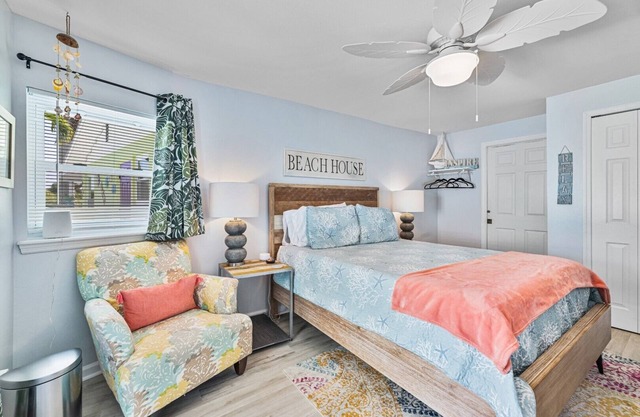 Crane Creek Inn Manatee Suite: Waterfront Pool!