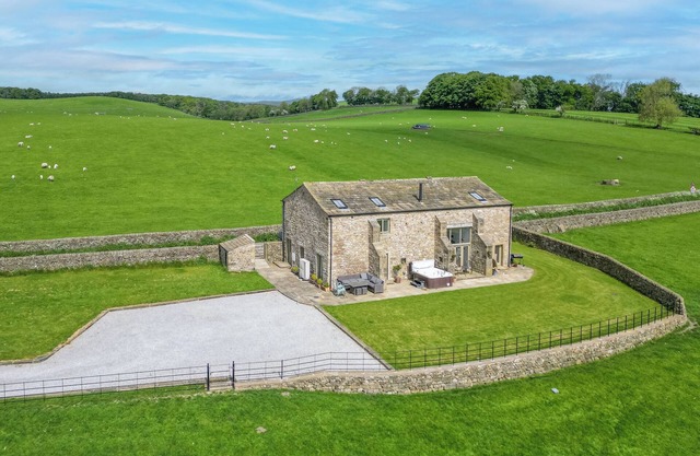 CRANE FIELD LAITHE, family friendly in Otterburn, North Yorkshire