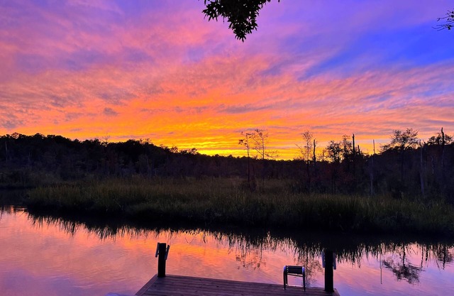 Creekfront Retreat w/Hot Tub & Sunset Views