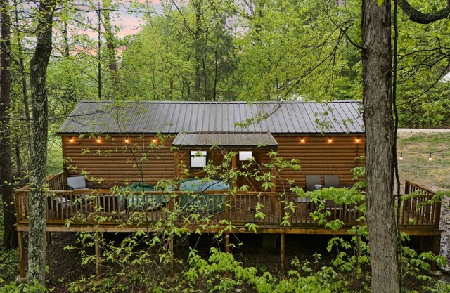 CREEKSIDE CABIN