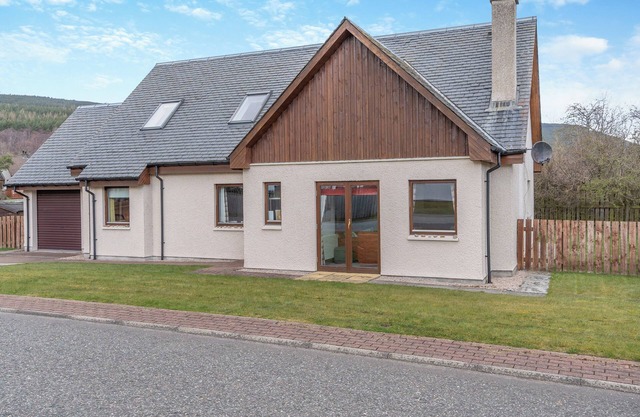 Croftside House - S4401