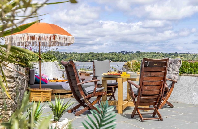 Crooks Cottage (Dittisham) - sleeps 4 guests in 2 bedrooms