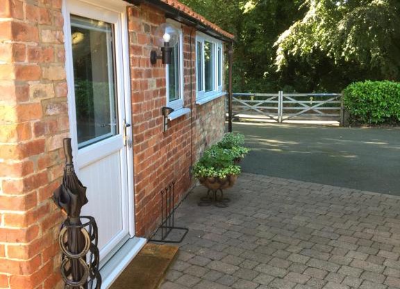 Crossways Self-Catering Cottage - Self Contained