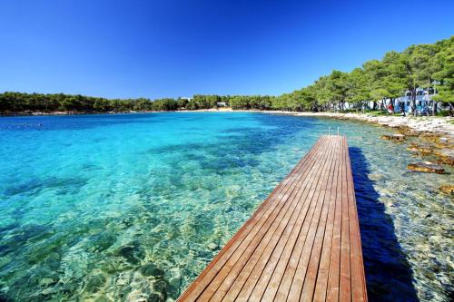 Crvena Luka Resort 