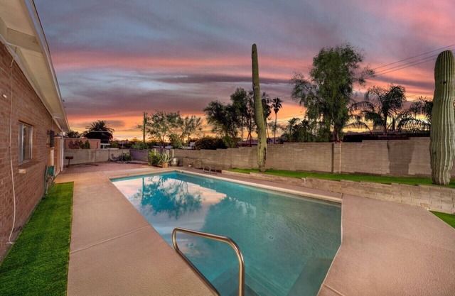 Cul-de-Sac/3 BR 2 BA/Fenced with Pool/Quiet