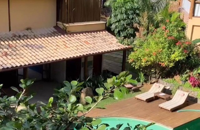 Curral beach house in Ilhabela, with a country atmosphere and lots of comfort.