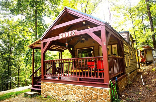 Custom Built Cabin Near Lake & Crater of Diamonds