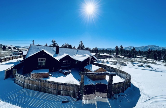 ❤️Custom Rustic Ranch in🐻Hot Tub🧖♀️Cold Tank🥶BBQ🍔Theatre📽Pool🎱Library📚Games🎯🏀♠️🎤Gym💪