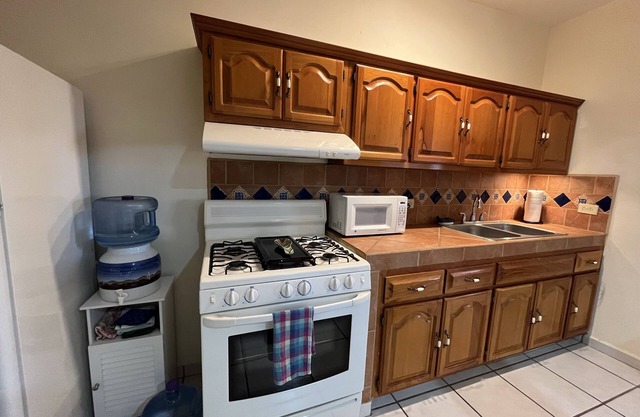 Cute & Cozy 1 Bedroom Apartment with Ocean View