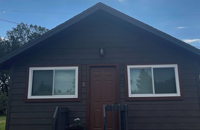 Dakota Landing Cabins & Motel: 8-Cozy, newly remodeled cabin