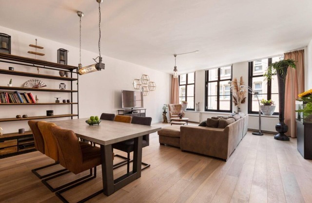 DAM Square, central station, luxury apartment
