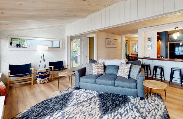 Dark Harbour Cottage
