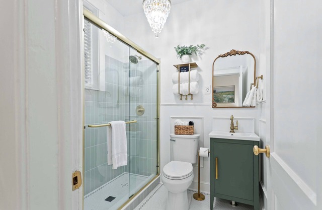 Darling Downtown Renovated Historic Condo | Walkable