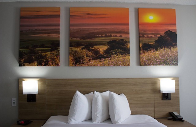 Days Inn by Wyndham Colby