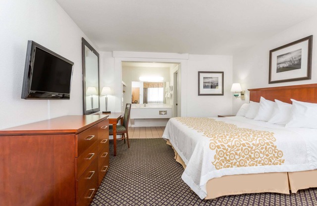 Days Inn by Wyndham Kimball
