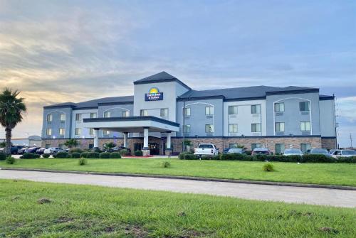Days Inn & Suites by Wyndham Houston/West Energy Corridor