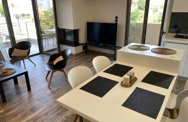 Dazzling and stylish 2BR Apartment