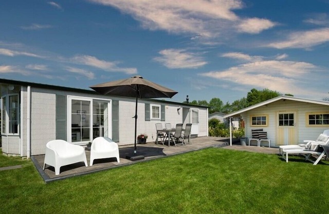 De Goede Ree 20 comfortable chalet near the North Sea