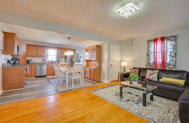 Deck and Grill Convenient Home in Hummelstown