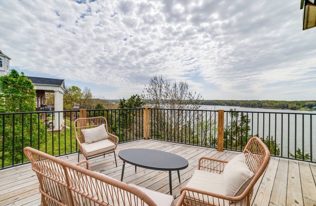 Deck w/Lake Barkley Views: Spacious Family Home!