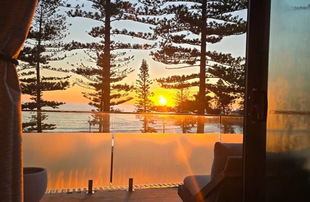 Dee Why Beachfront Bliss!