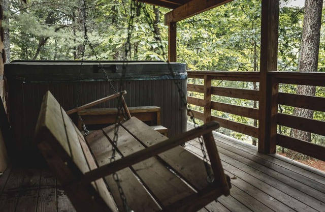 Deer Run Cabin | Hot Tub