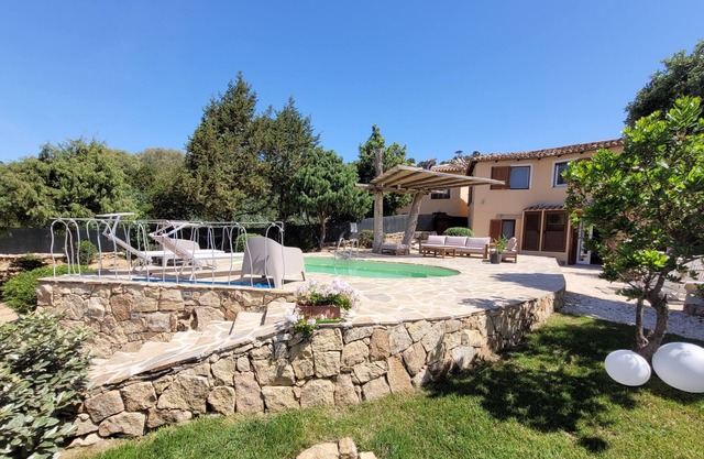 DELICIOUS HOUSE COMPLETELY RENOVATED