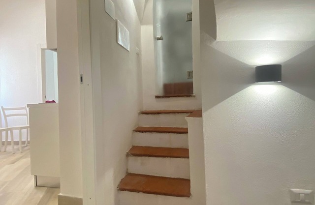 Delightful one-bedroom apartment in the heart of the historic Gaetano center. A stone's throw from the sea
