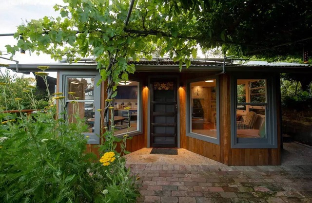 Delphi, Adelaide Hills Garden BnB