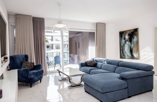 Deluxe 3 BR Oasis With Pool Next to St Julians