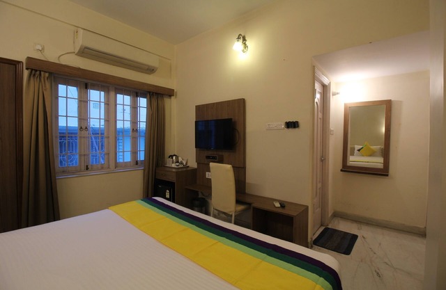 Deluxe AC Room at Anamitra Guest House #7