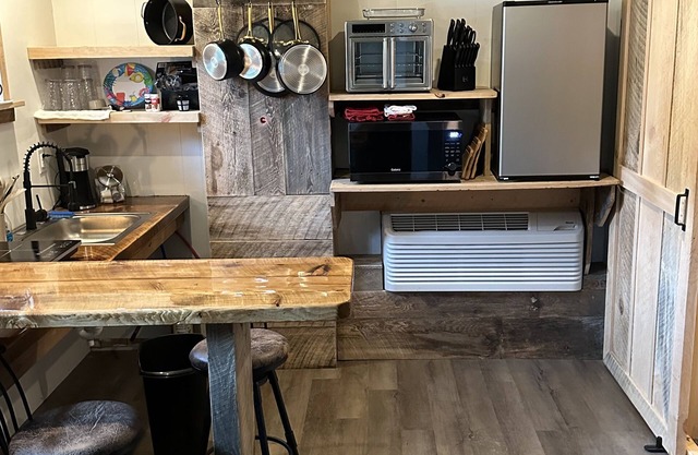 Deluxe Cabin A at Elk Creek Escape
